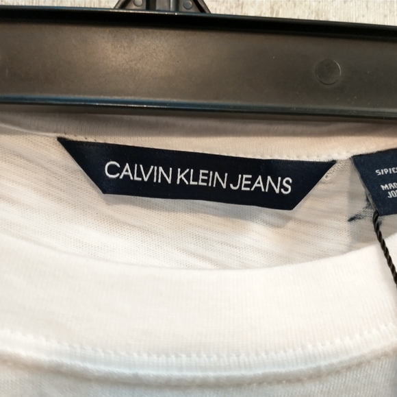 *SOLD* Calvin Klein Jeans Crop Top - Picture 5 of 11